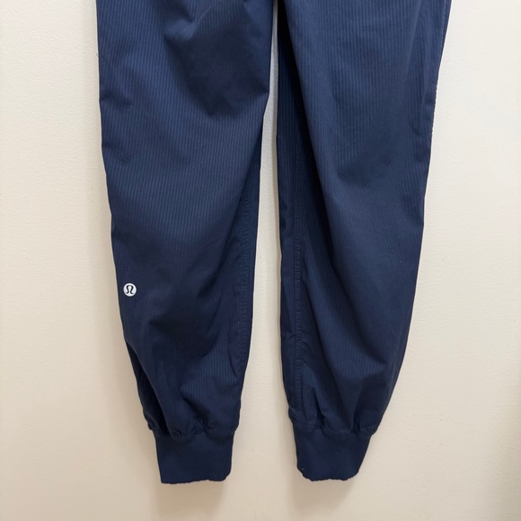 Lululemon Dance Studio Mid Rise Jogger Pant
True Navy Blue Size 4 - Picture 7 of 9